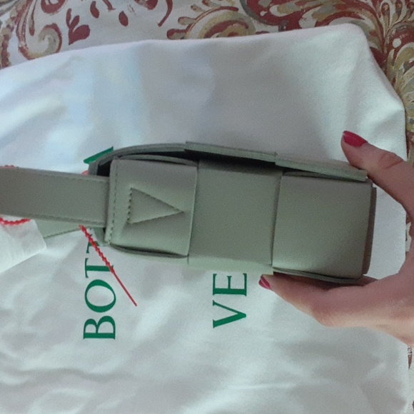 Bottega Veneta Crossbody Bag - Picture 2 of 9